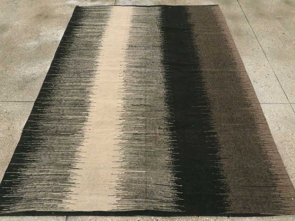 Modern Persian Kilim Flatweave Accent Rug, No.28551 - Galerie Shabab