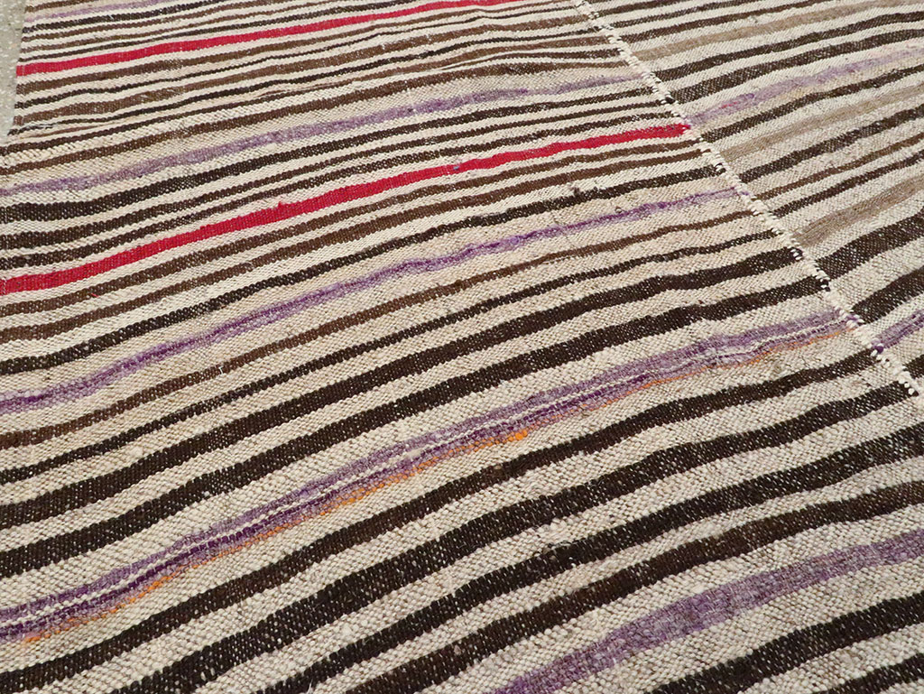 Vintage Persian Flatweave Kilim Accent Rug, No.28556 - Galerie Shabab