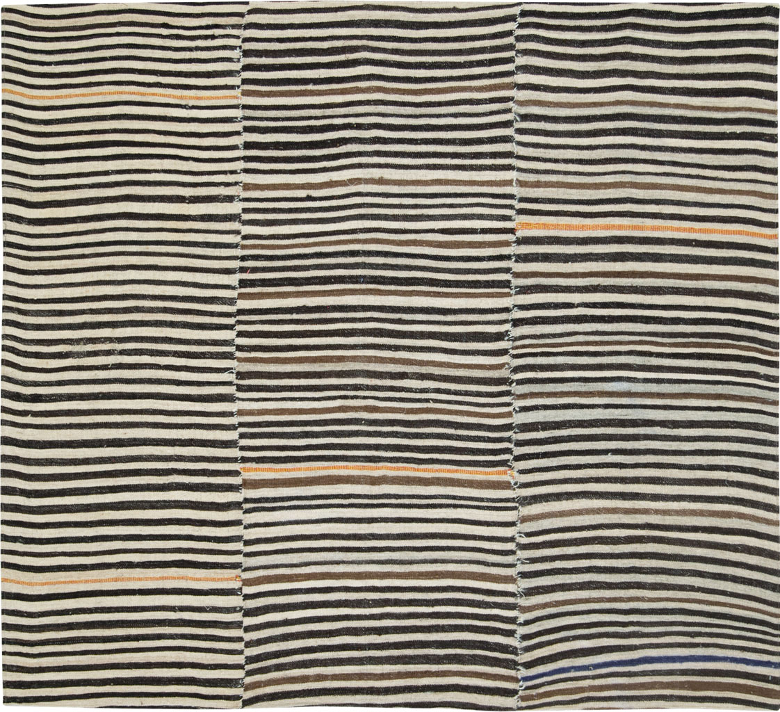 Vintage Persian Flatweave Kilim Square Accent Rug, No.28558 - Galerie Shabab