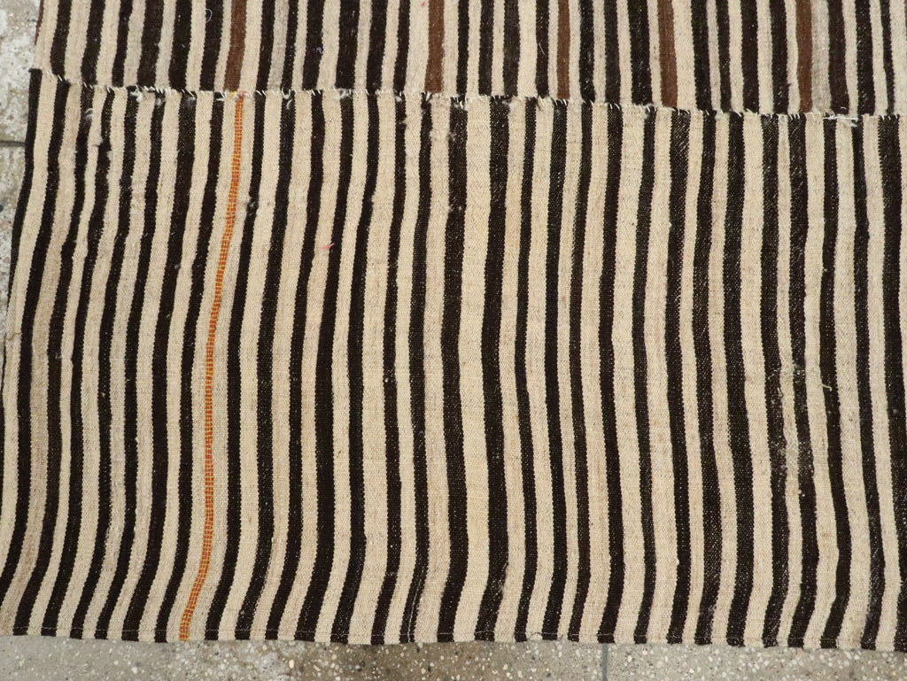 Vintage Persian Flatweave Kilim Square Accent Rug, No.28558 - Galerie Shabab