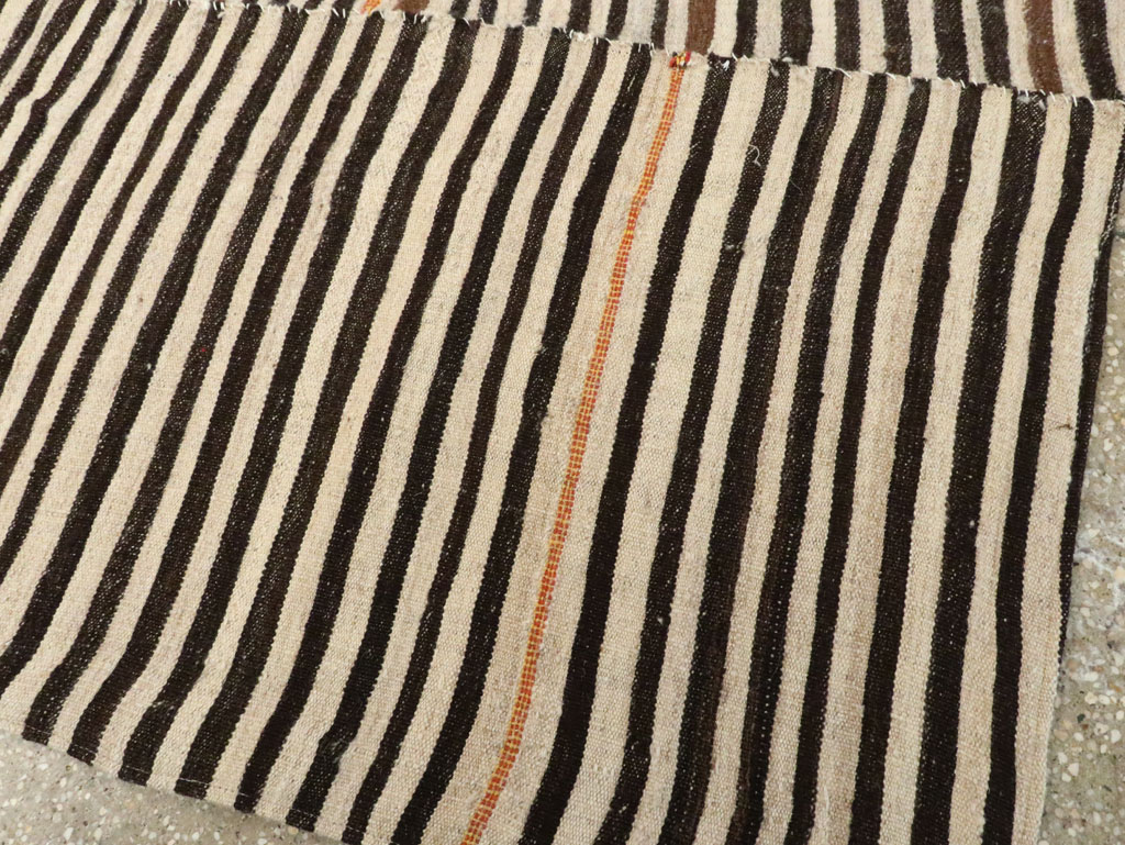 Vintage Persian Flatweave Kilim Square Accent Rug, No.28558 - Galerie Shabab