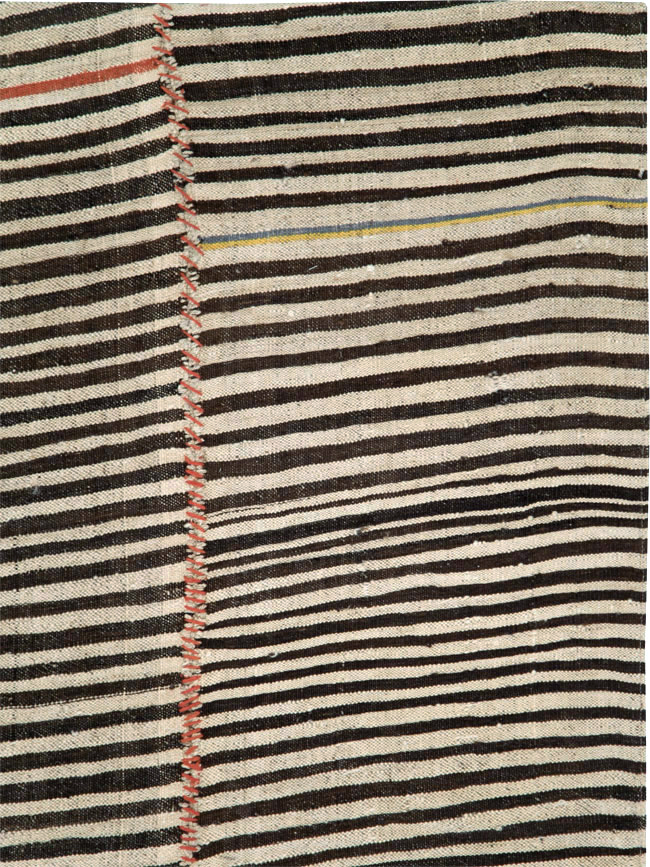 Vintage Persian Kilim Flatweave Accent Rug, No.28560 - Galerie Shabab