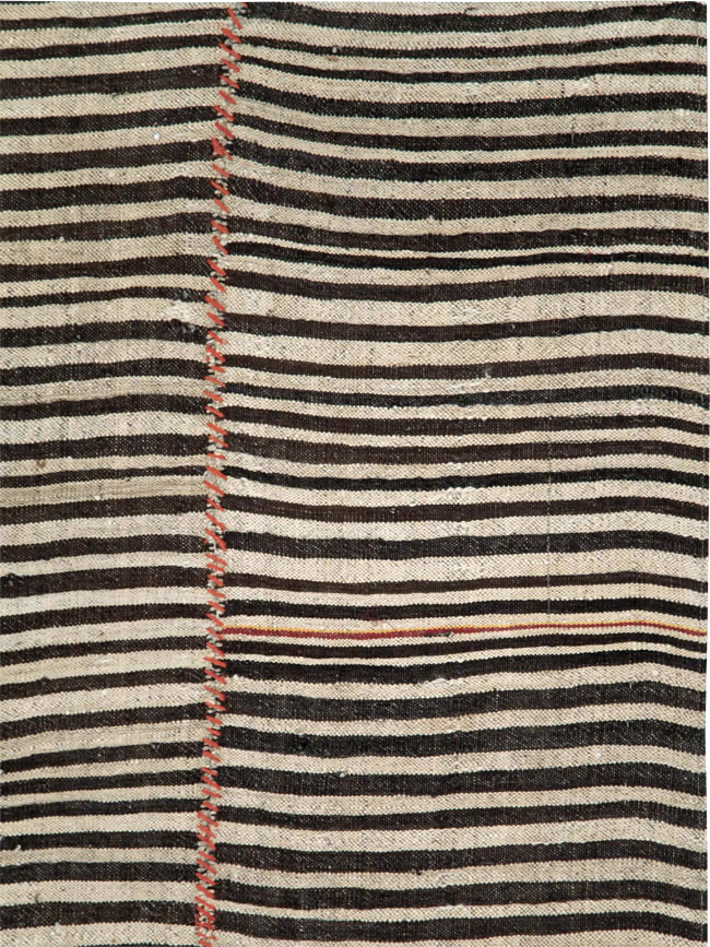 Vintage Persian Kilim Flatweave Accent Rug, No.28560 - Galerie Shabab