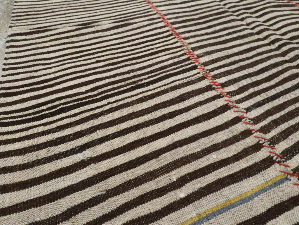 Vintage Persian Kilim Flatweave Accent Rug, No.28560 - Galerie Shabab