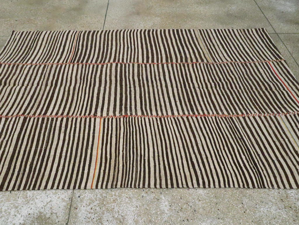 Vintage Persian Kilim Flatweave Accent Rug, No.28560 - Galerie Shabab