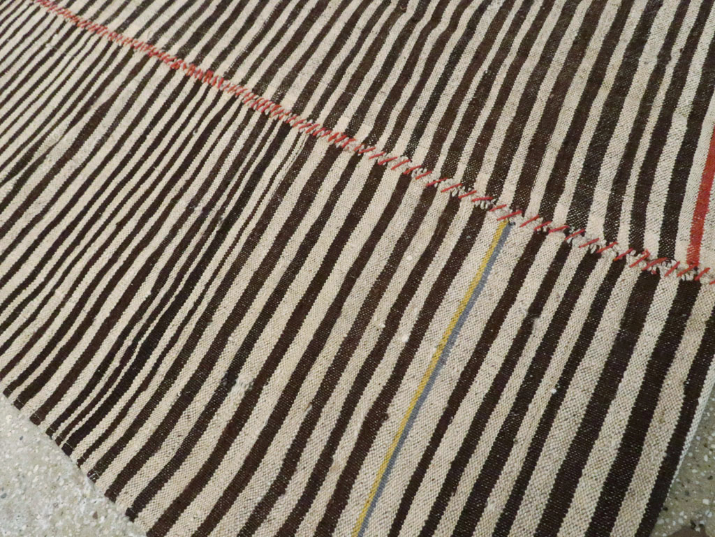 Vintage Persian Kilim Flatweave Accent Rug, No.28560 - Galerie Shabab