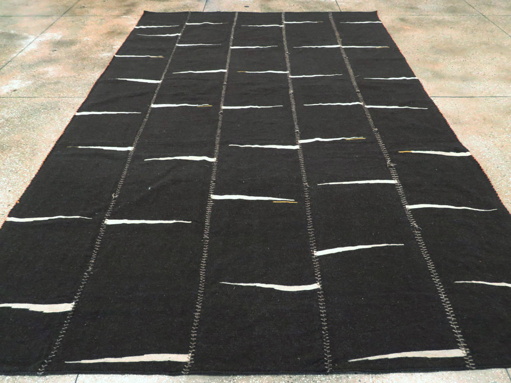 Contemporary Persian Flatweave Kilim Room Size Carpet, No.28561 - Galerie Shabab