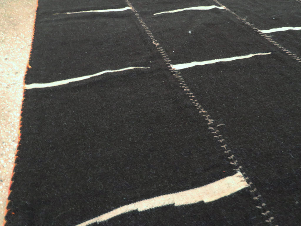 Contemporary Persian Flatweave Kilim Room Size Carpet, No.28561 - Galerie Shabab