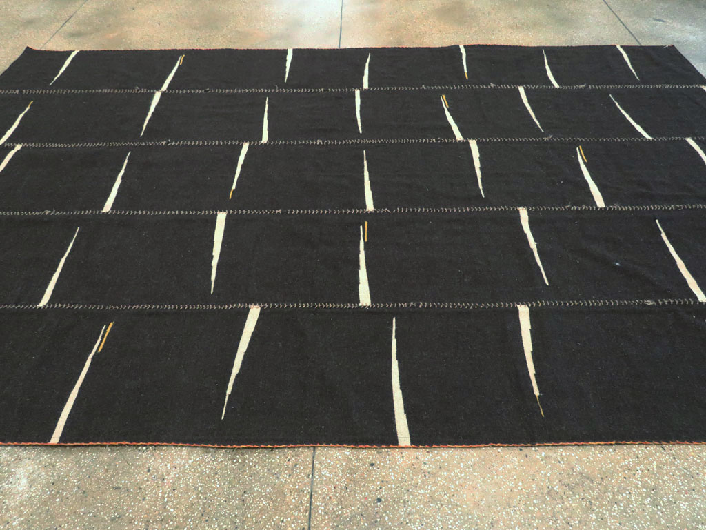 Contemporary Persian Flatweave Kilim Room Size Carpet, No.28561 - Galerie Shabab