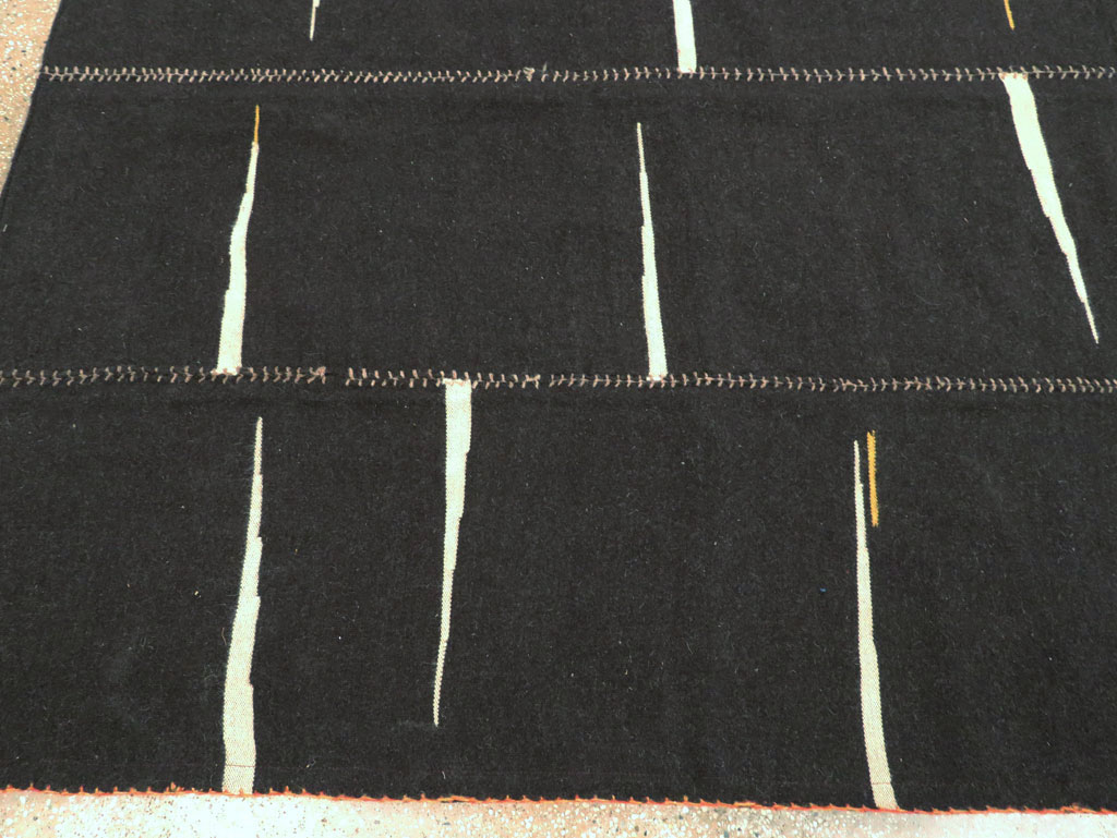 Contemporary Persian Flatweave Kilim Room Size Carpet, No.28561 - Galerie Shabab