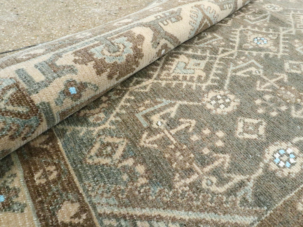 Vintage Persian Malayer Throw Rug, No.28592 - Galerie Shabab