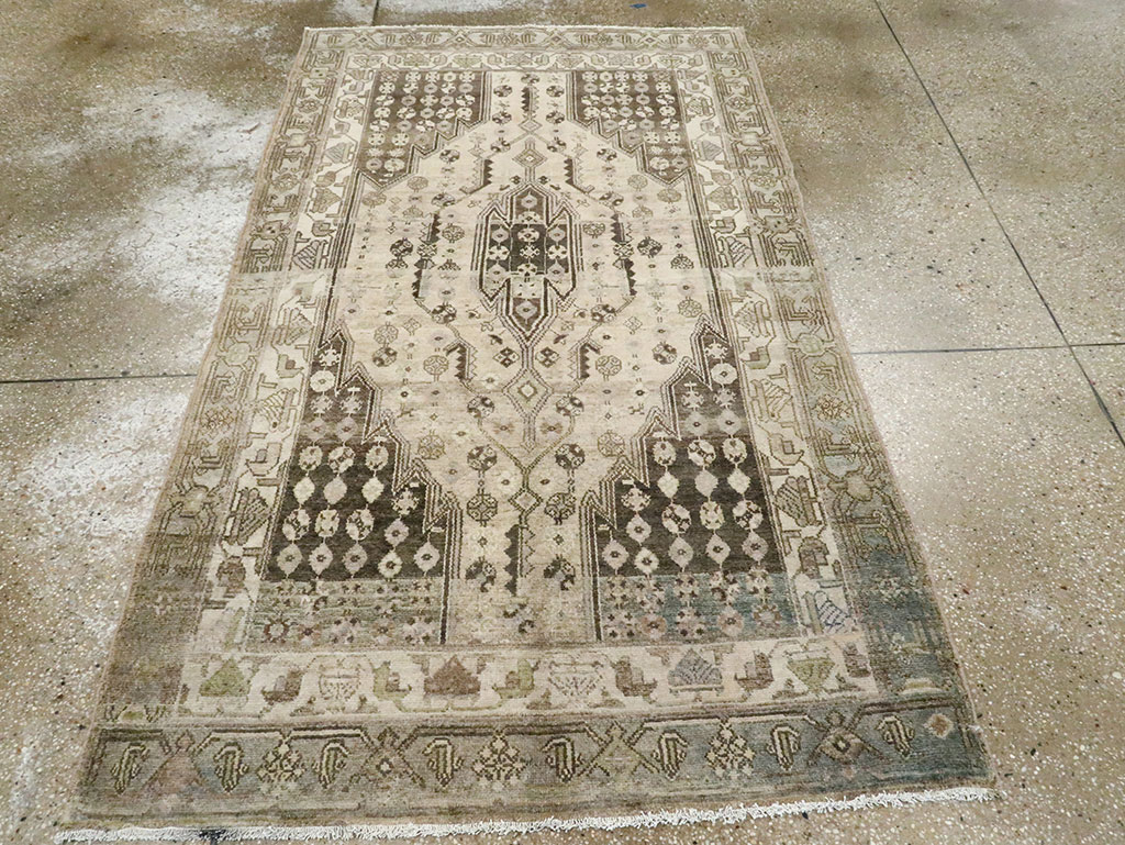 Vintage Persian Malayer Accent Rug, No.28628 - Galerie Shabab