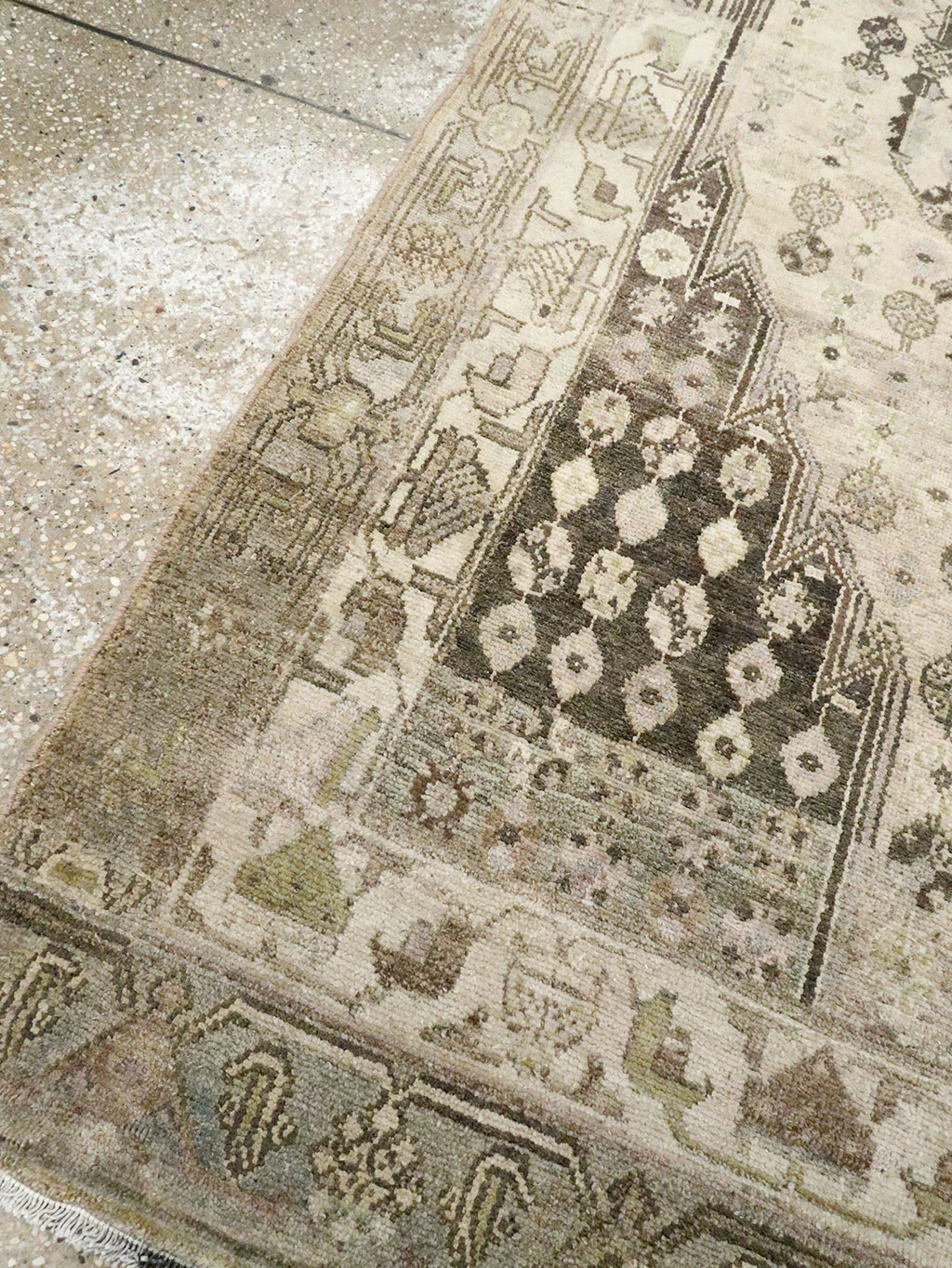 Vintage Persian Malayer Accent Rug, No.28628 - Galerie Shabab