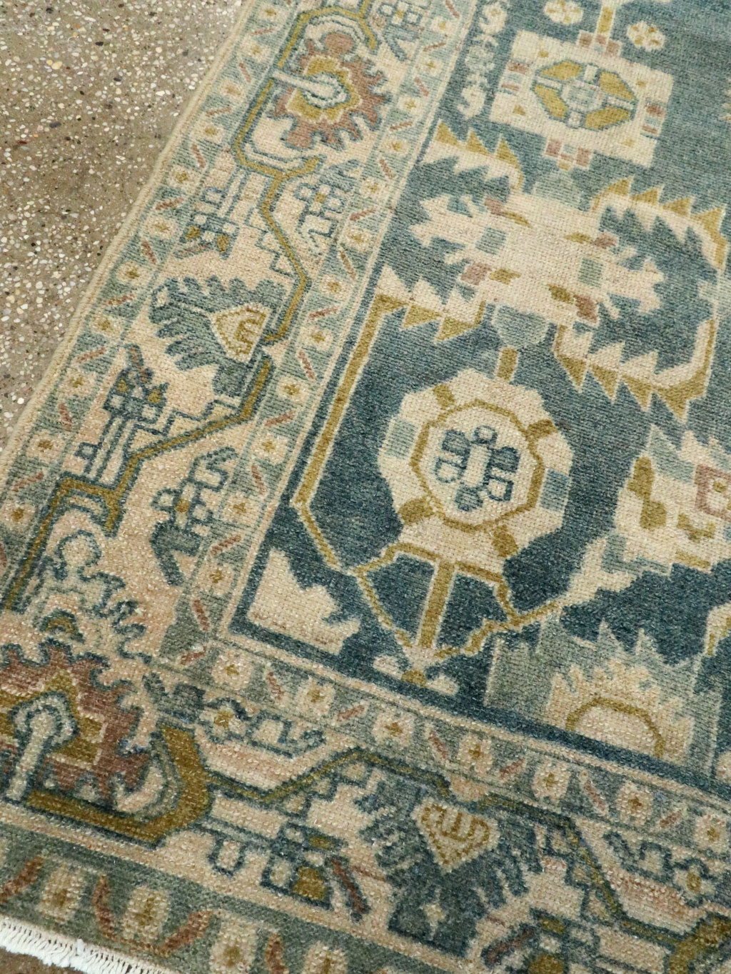 Vintage Persian Malayer Accent Rug, No.28630 - Galerie Shabab