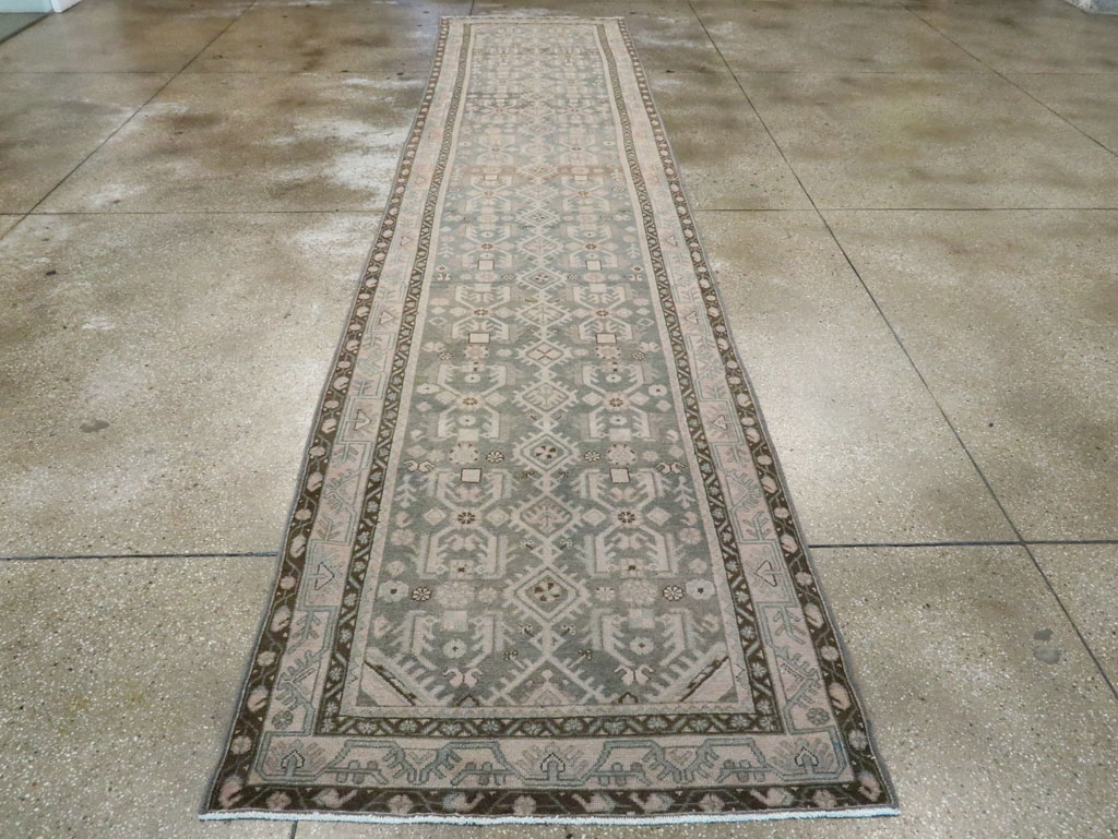 Vintage Persian Malayer Runner, No.28727 - Galerie Shabab
