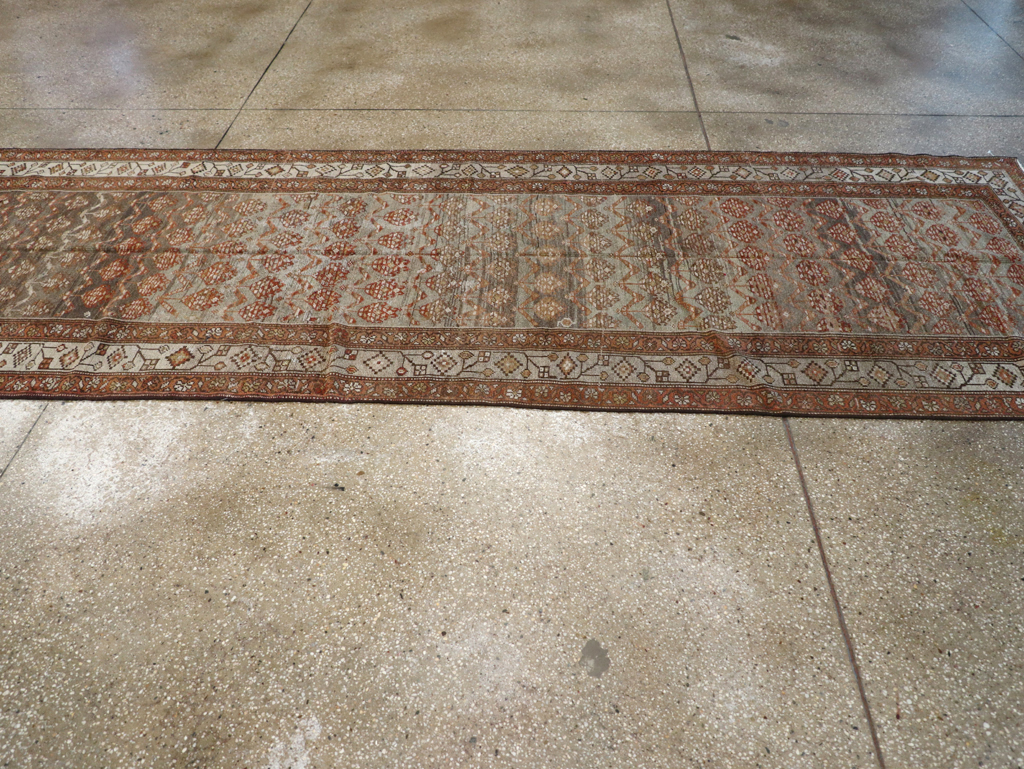 Antique Persian Malayer Long Gallery Carpet, No.28734 - Galerie Shabab