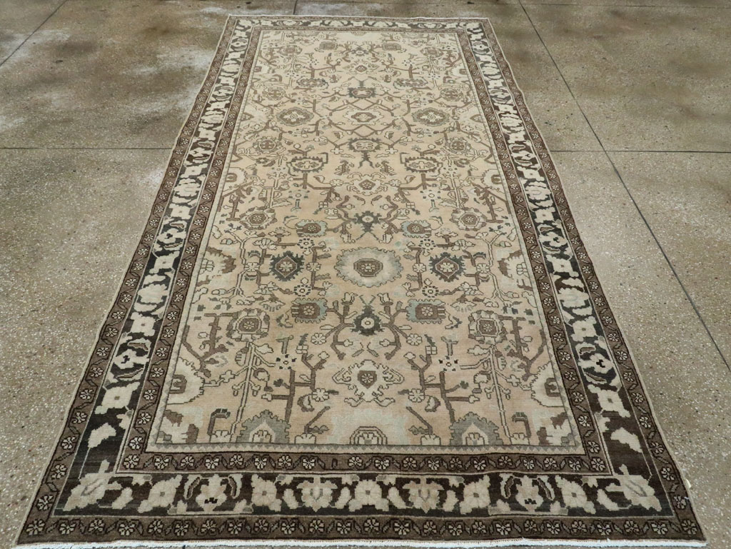 Vintage Persian Malayer Gallery Carpet, No.28740 - Galerie Shabab