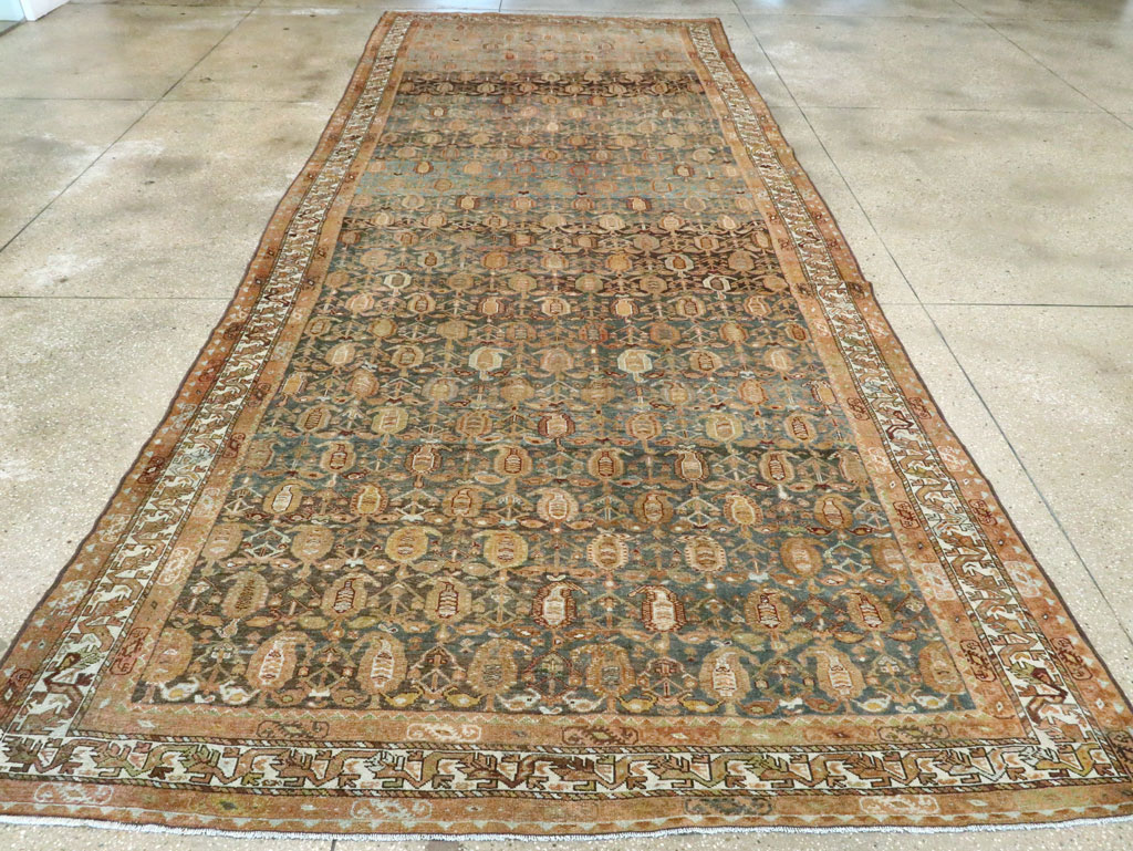 Antique Persian Malayer Large Gallery Carpet, No.28751 - Galerie Shabab
