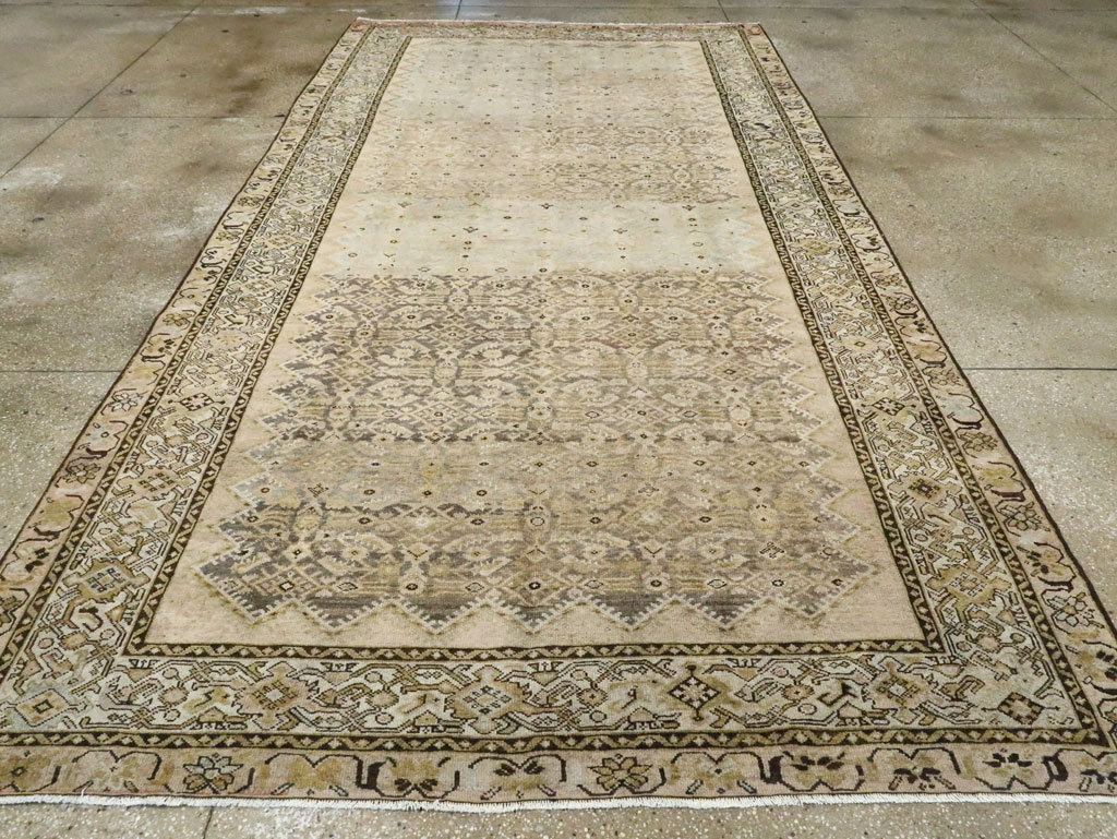Antique Persian Malayer Gallery Carpet, No.28795 - Galerie Shabab