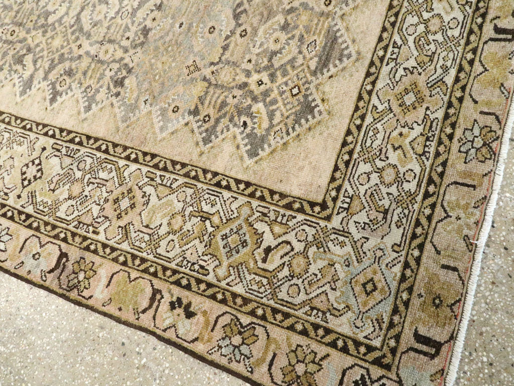 Antique Persian Malayer Gallery Carpet, No.28795 - Galerie Shabab