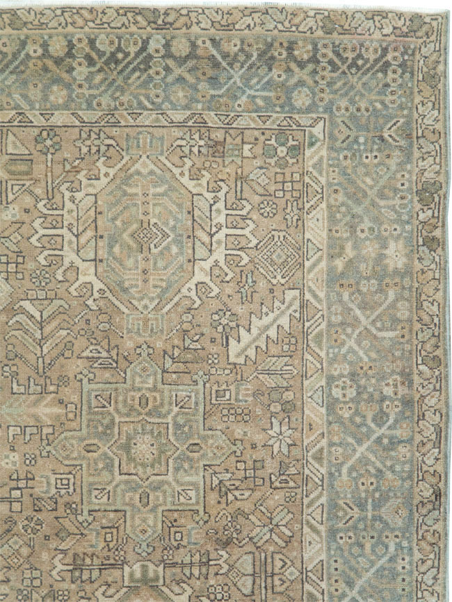 Vintage Persian Karajeh Room Size Carpet, No.28797 - Galerie Shabab