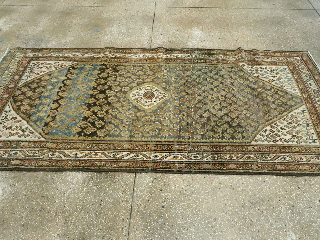 Vintage Persian Malayer Gallery Rug, No.28829 - Galerie Shabab