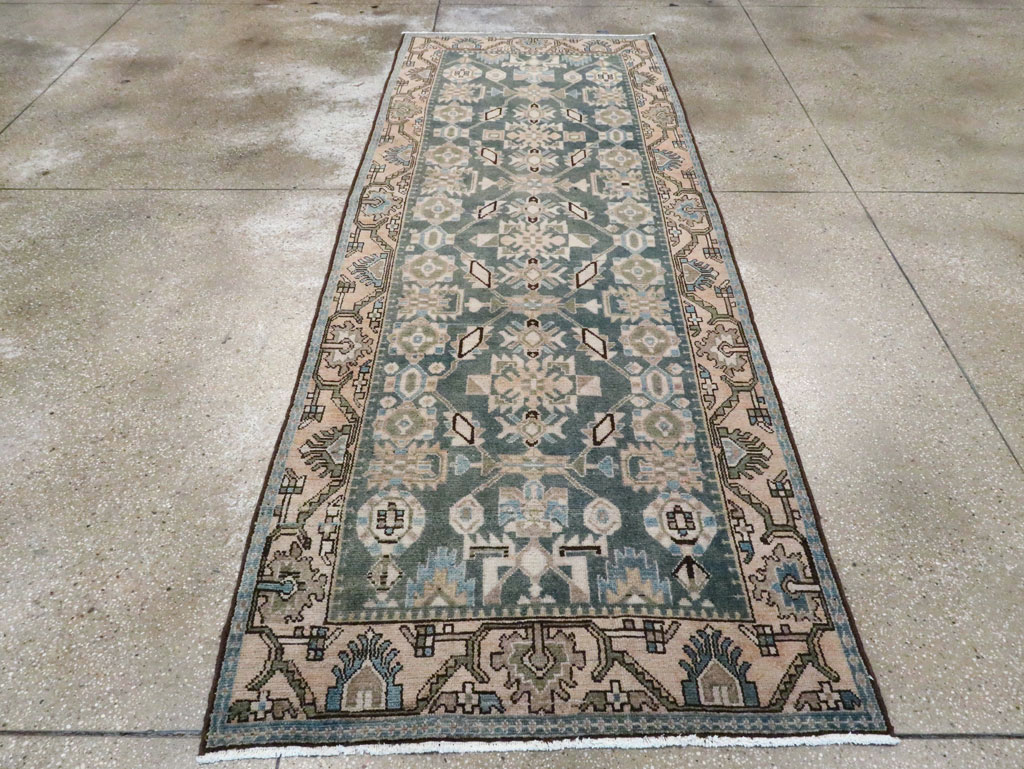 Vintage Persian Malayer Runner, No.28831 - Galerie Shabab