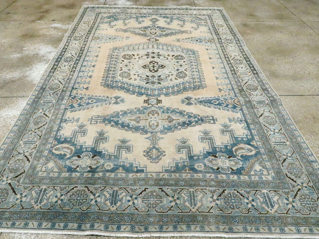 Vintage Persian Veece Accent Carpet, No.28843 - Galerie Shabab