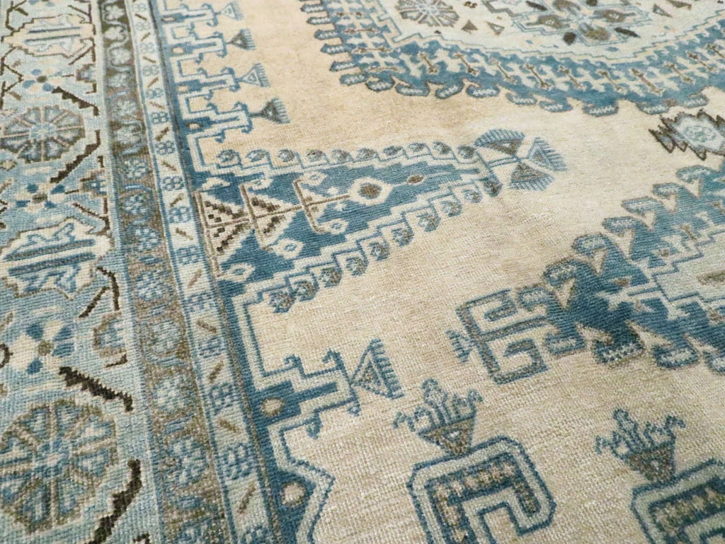 Vintage Persian Veece Accent Carpet, No.28843 - Galerie Shabab