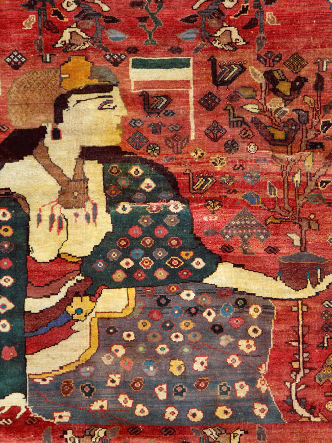 Vintage Persian Shiraz Pictorial Accent Carpet, No.28873 - Galerie Shabab