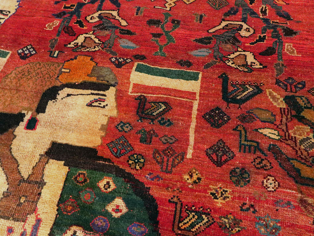 Vintage Persian Shiraz Pictorial Accent Carpet, No.28873 - Galerie Shabab