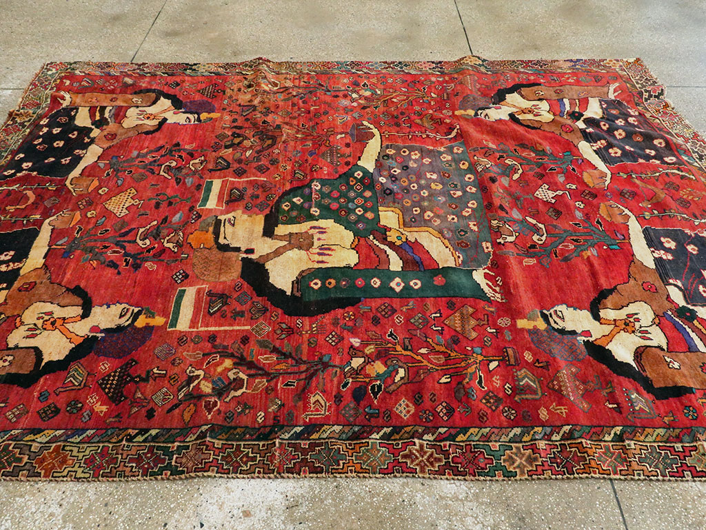 Vintage Persian Shiraz Pictorial Accent Carpet, No.28873 - Galerie Shabab