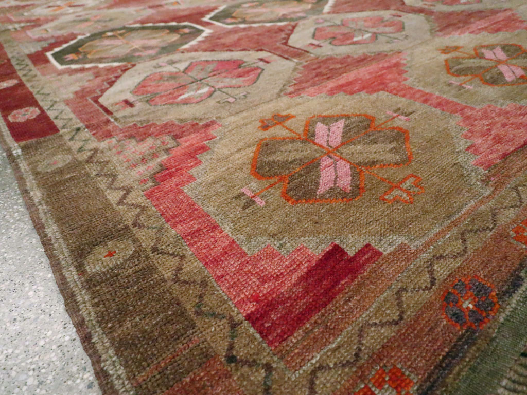 Vintage Turkish Anatolian Large Gallery Carpet, No.28879 - Galerie Shabab