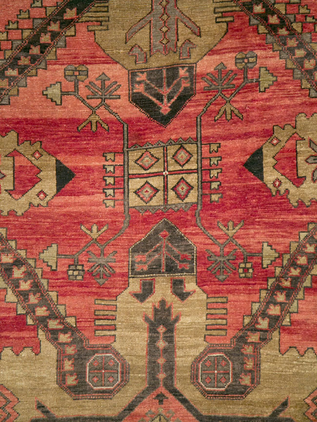 Vintage Turkish Anatolian Accent Rug, No.28886 - Galerie Shabab