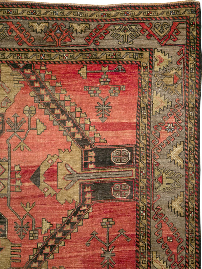 Vintage Turkish Anatolian Accent Rug, No.28886 - Galerie Shabab
