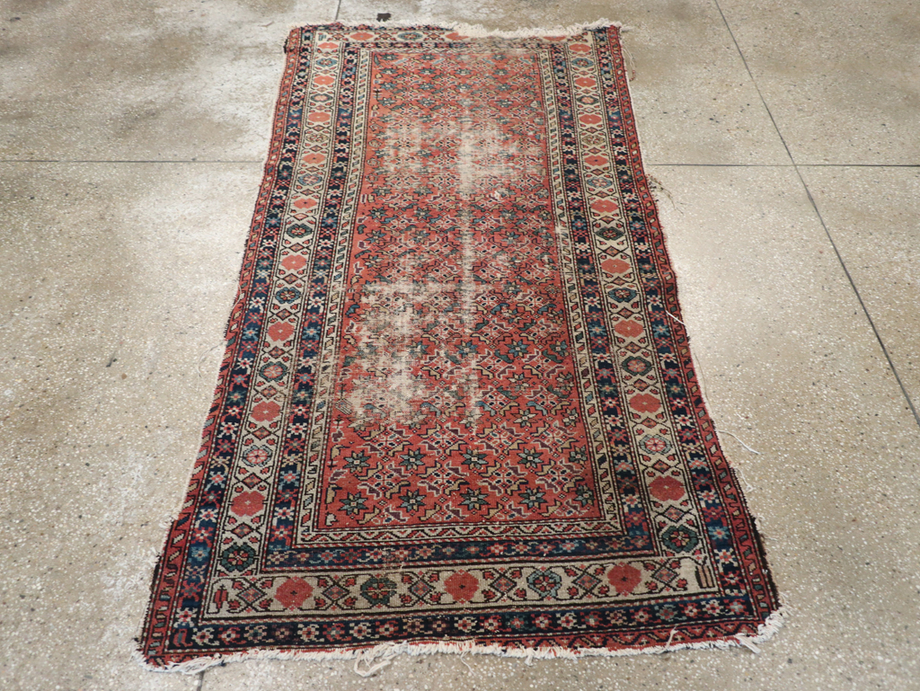 Antique Distressed Malayer Rug, No.28892 - Galerie Shabab