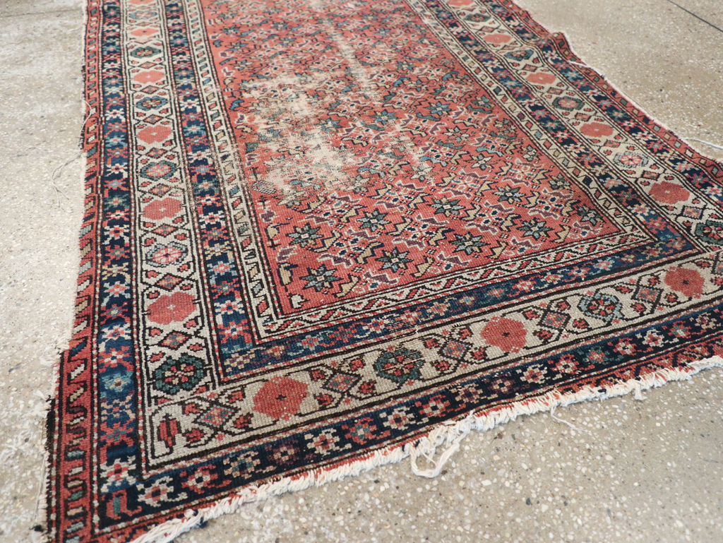Antique Distressed Malayer Rug, No.28892 - Galerie Shabab
