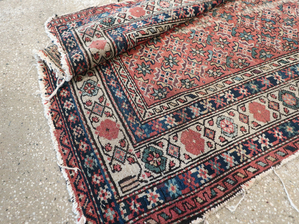 Antique Distressed Malayer Rug, No.28892 - Galerie Shabab
