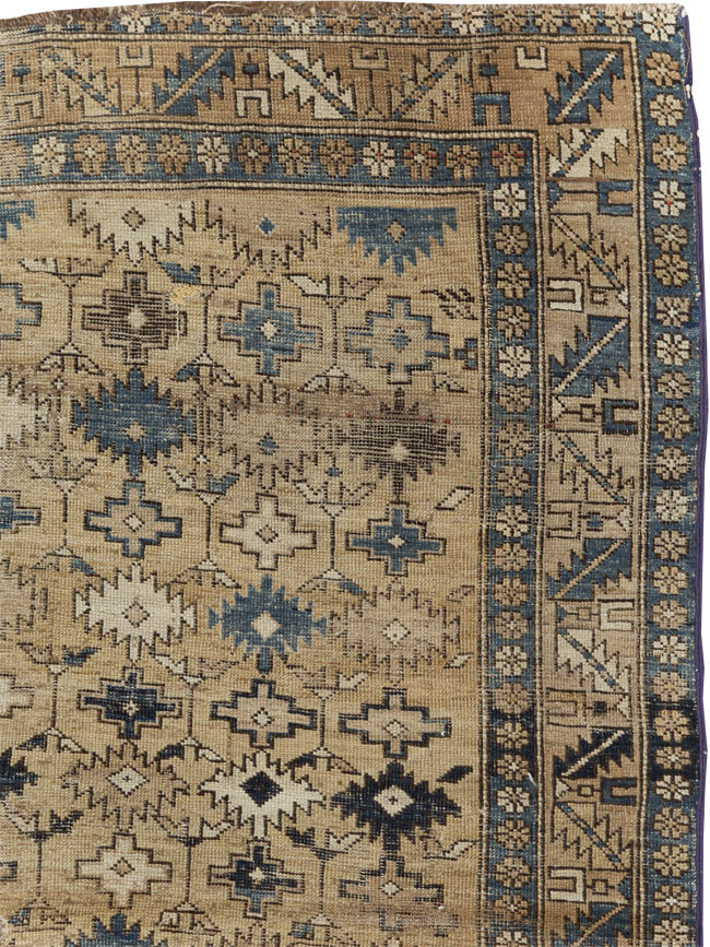 Distressed Antique Caucasian Shirvan Square Accent Rug, No.28894 - Galerie Shabab