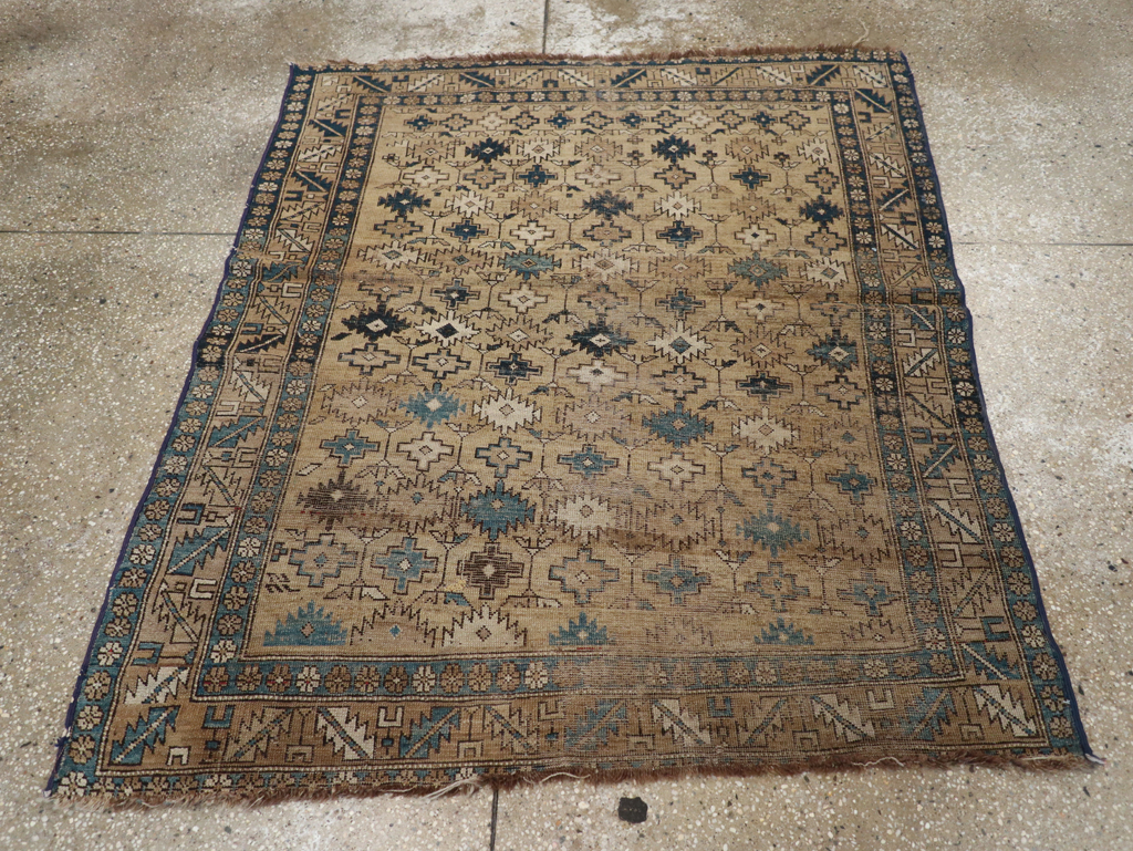 Distressed Antique Caucasian Shirvan Square Accent Rug, No.28894 - Galerie Shabab