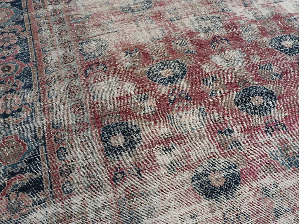 Distressed Vintage Persian Malayer Room Size Carpet, No.28896 - Galerie Shabab