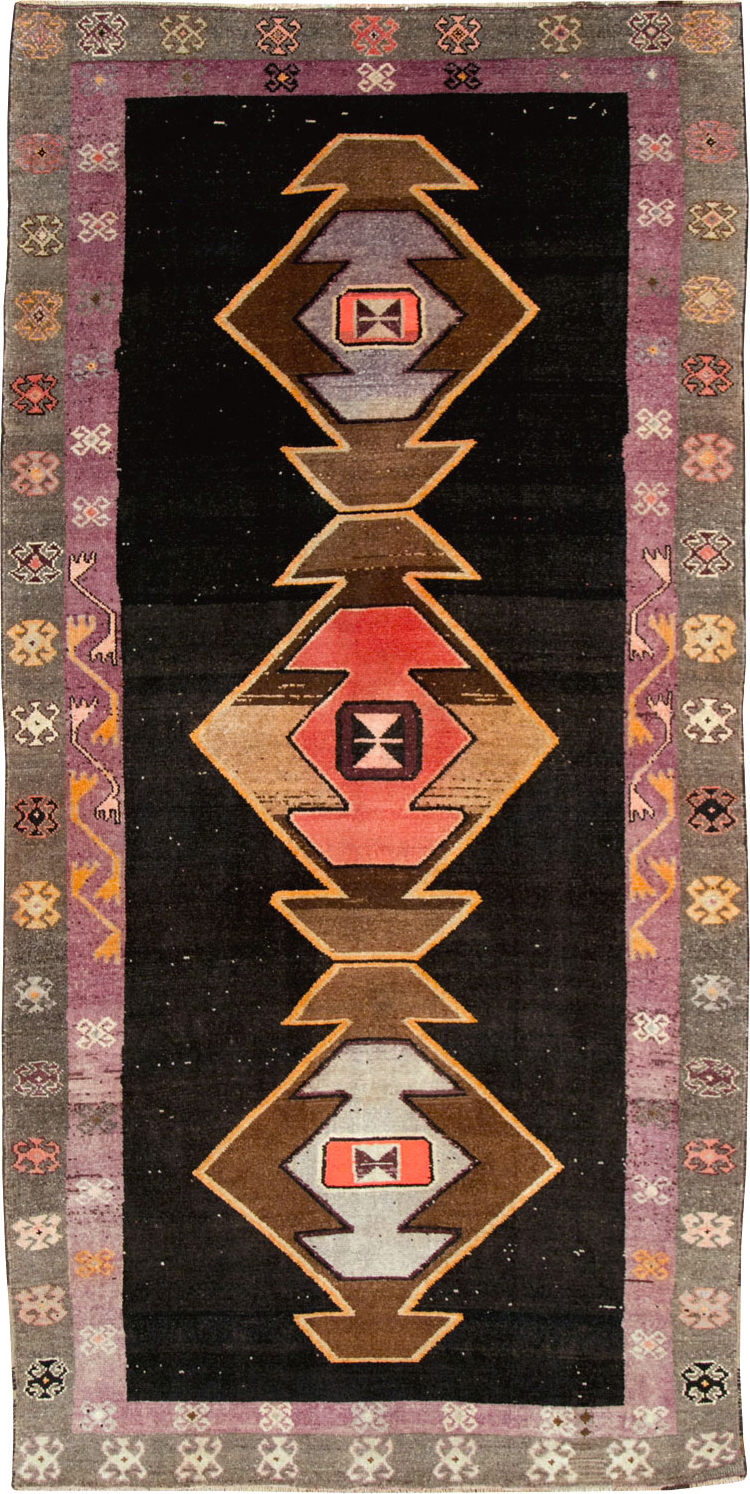 Vintage Turkish Anatolian Gallery Carpet, No.28907 - Galerie Shabab