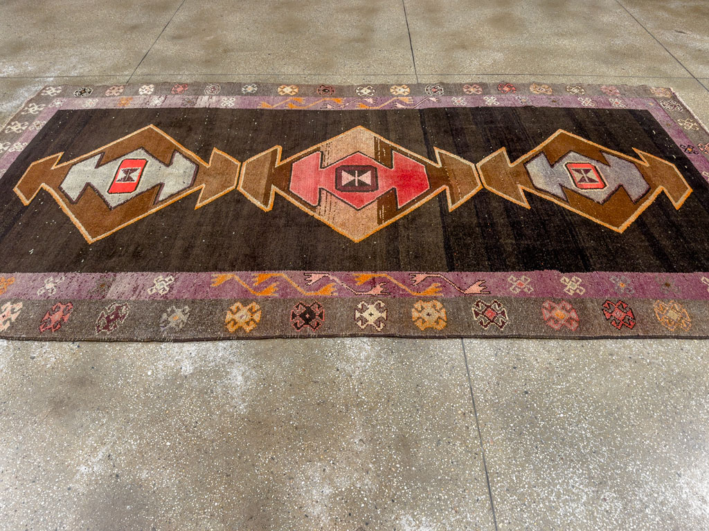 Vintage Turkish Anatolian Gallery Carpet, No.28907 - Galerie Shabab