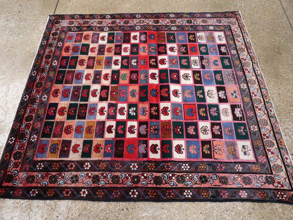 Vintage Persian Mahal Rug, No.28913 - Galerie Shabab