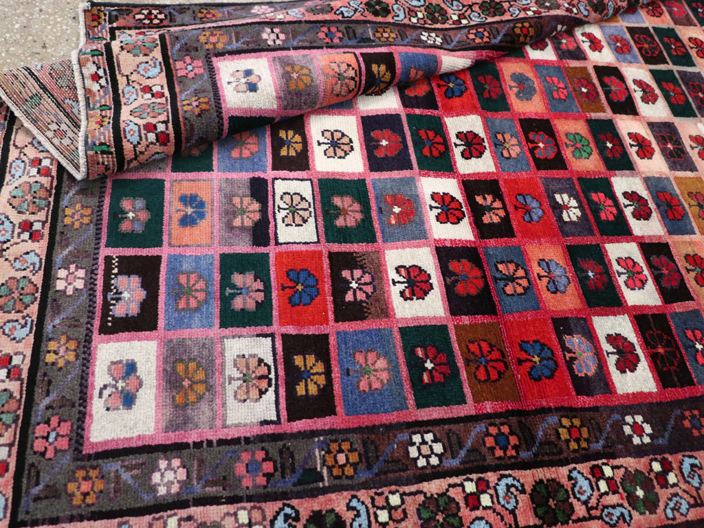 Vintage Persian Mahal Rug, No.28913 - Galerie Shabab