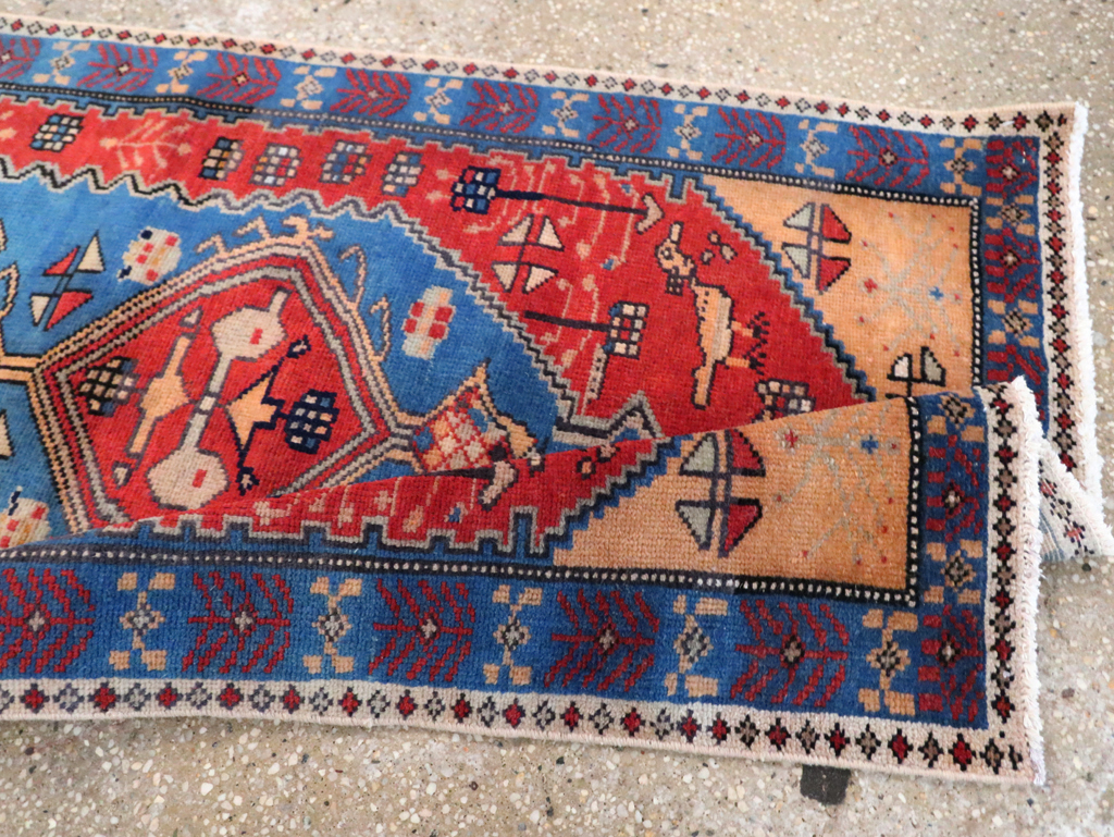 Vintage Persian Mahal Runner, No.28917 - Galerie Shabab