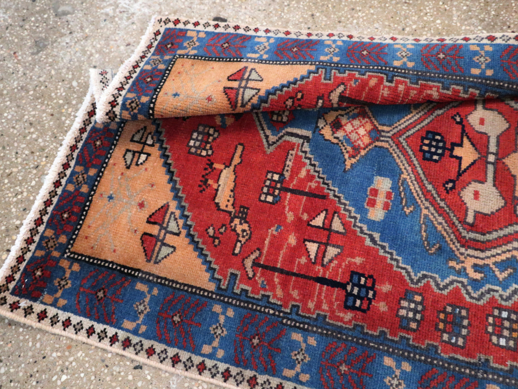 Vintage Persian Mahal Runner, No.28917 - Galerie Shabab