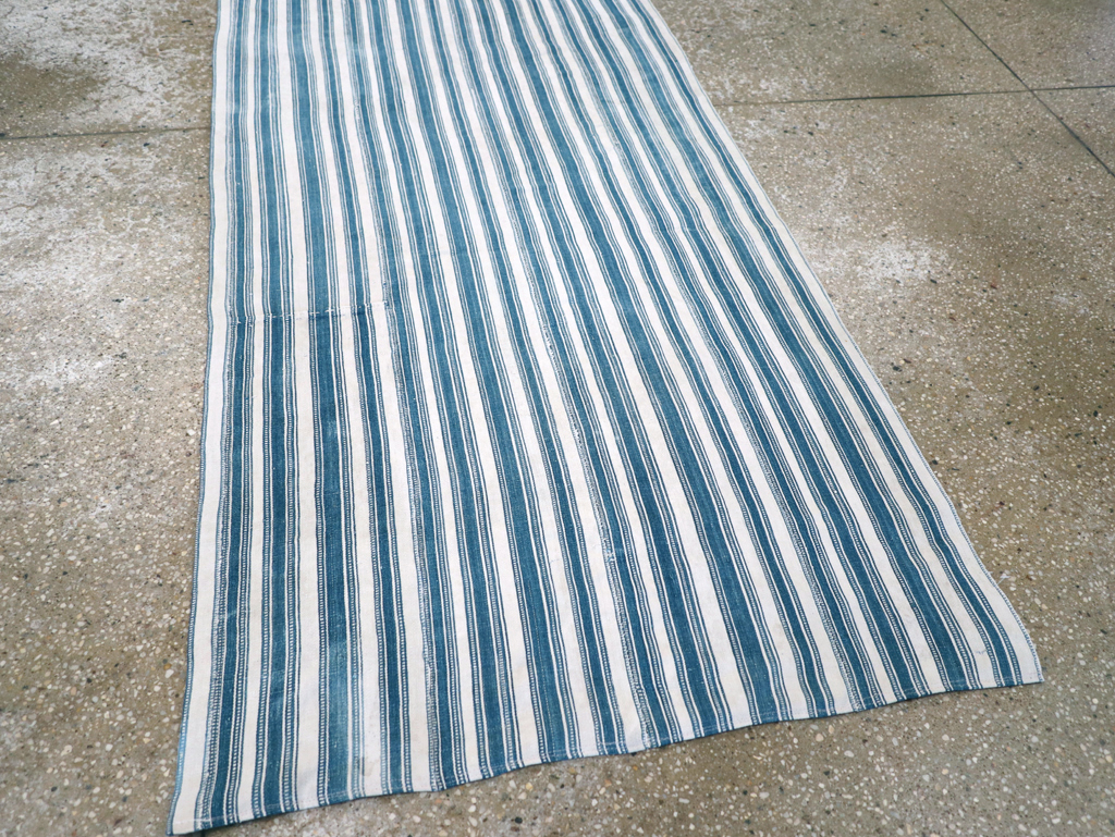 Vintage Persian Flatweave Kilim Throw Rug, No.28923 - Galerie Shabab