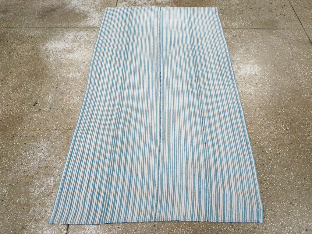 Vintage Persian Flatweave Kilim Throw Rug, No.28925 - Galerie Shabab