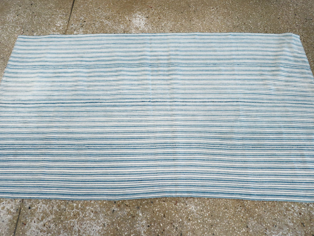 Vintage Persian Flatweave Kilim Throw Rug, No.28925 - Galerie Shabab